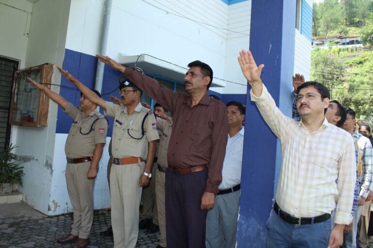 नशा मुक्त भारत का संकल्प — पुलिस ने ली शपथ, युवाओं को किया जागरूक