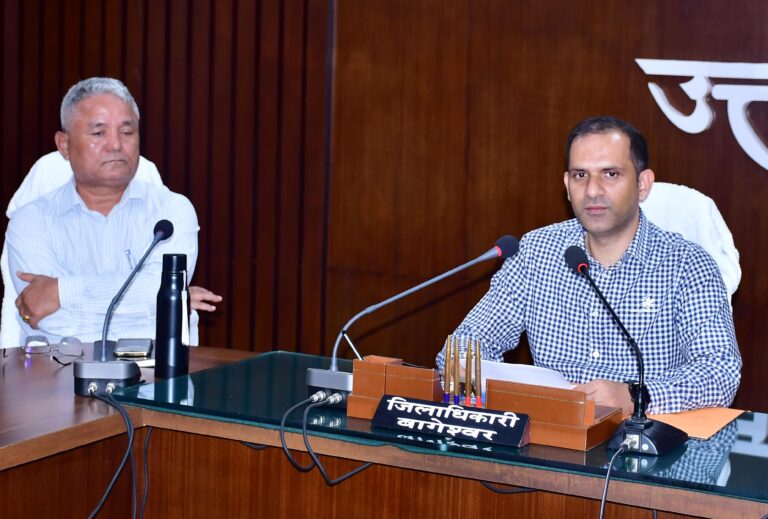 जनपद में कुल 461 मतदान केंद्रों पर चुनाव सम्पन्न कराने हेतु 2565 कार्मिक नियुक्त किए