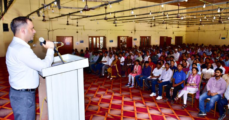 चुनाव को हल्के में न लें! बागेश्वर डीएम की कड़ी चेतावनी – हर अधिकारी निभाए जिम्मेदारी