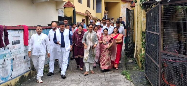 जिला पंचायत अध्यक्ष और उपाध्यक्ष पद के लिए नामांकन दाखिल, चुनावी सरगर्मी तेज