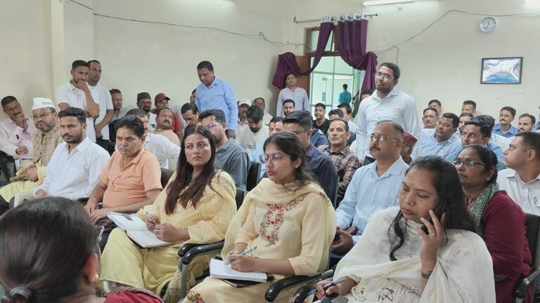 कोट भ्रामरी मेले और जनता दरबार में, मंत्री शिव सिंह बिष्ट की सख्त हिदायत – जनता की समस्याओं पर त्वरित निस्तारण के आदेश