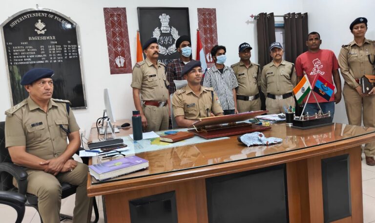 पुलिस ने पकड़ी 15 लाख रुपए की अवैध स्मैक || दो  गिरफ्तार
