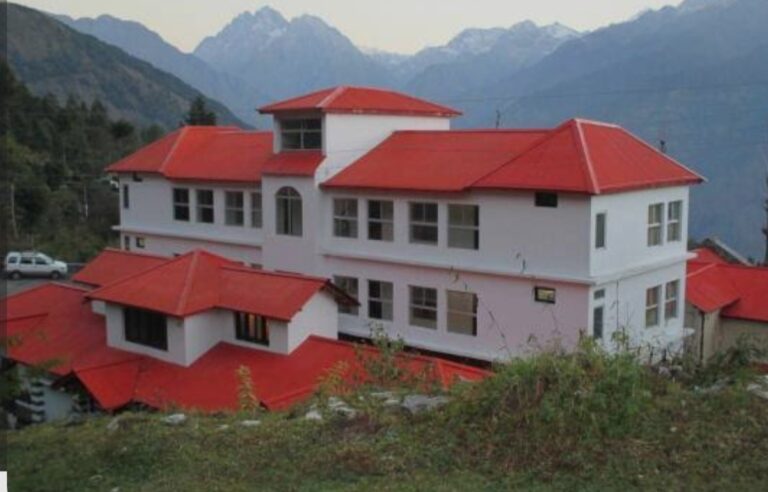 कौसानी में पर्यटन को नई उड़ान, आवास गृह उच्चीकरण के लिए ₹2.73 करोड़ की मंजूरी