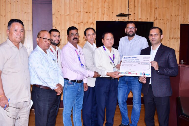 मुसीबत में साथ: बैंकर्स ने बढ़ाया मदद का हाथ