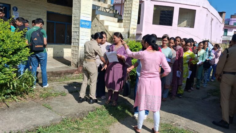  स्नातक स्तरीय परीक्षा में बागेश्वर पुलिस की सख्त निगरानी, नकलविहीन माहौल में संपन्न हुआ