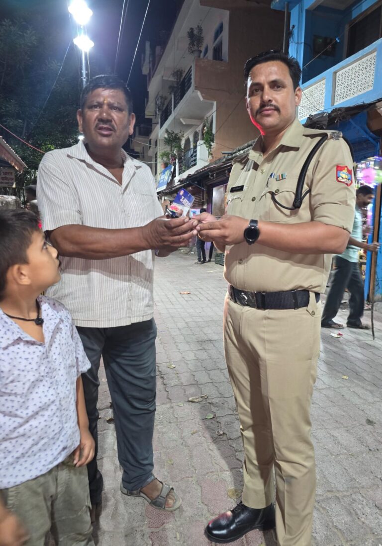 पुलिस की तत्परता से मिला खोया मोबाइल, मालिक ने जताया आभार