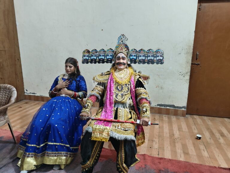 गरुड़ में छठे दिन की रामलीला में सूर्पणखा की नाक काटने का दृश्य बना मुख्य आकर्षण