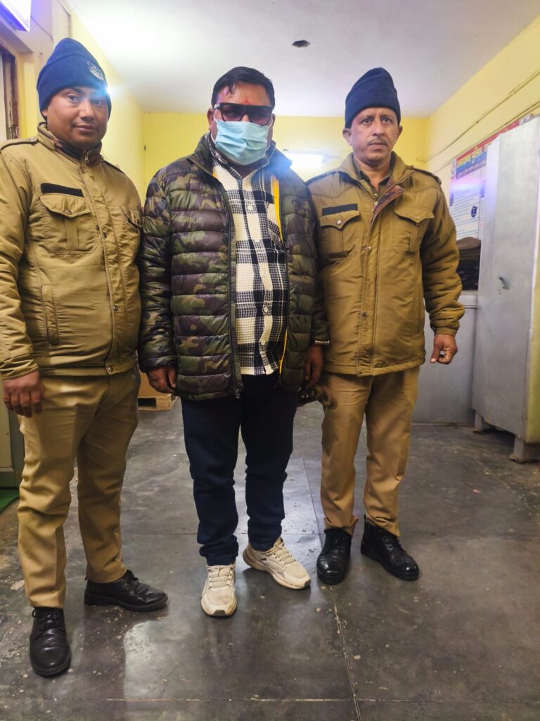 कोतवाली बैजनाथ पुलिस द्वारा रंगदारी माँगने वाले शातिर अपराधी को गिरफ्तार कर भेजा जेल