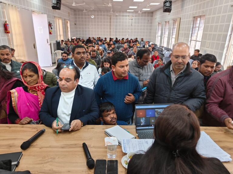 प्रशासन की तत्परता का बड़ा संदेश, जनता दरबार में 52 समस्याओं पर तुरंत कार्रवाई