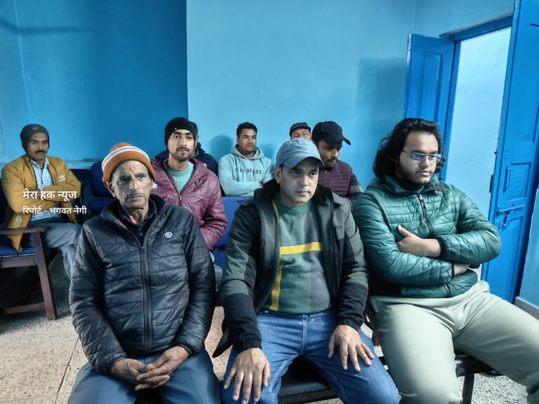 एसबीआई गरुड़ की व्यापारियों के साथ बैठक, करेंट अकाउंट पर फ्री क्यूआर कोड व साउंड बॉक्स की जानकारी