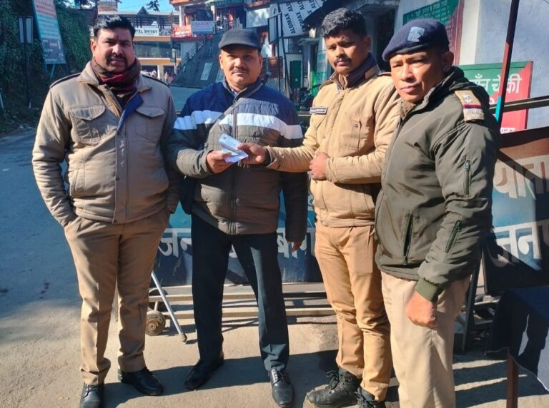 ईमानदारी और तत्परता की मिसाल बनी पुलिस, खोए दस्तावेज़ सुरक्षित लौटाए