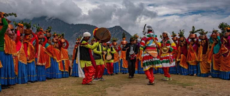 कौसानी में छोलिया की गूंज से सजेगा सांस्कृतिक स्वाभिमान, परंपरा और पर्यटन को जोड़ने की नई पहल
