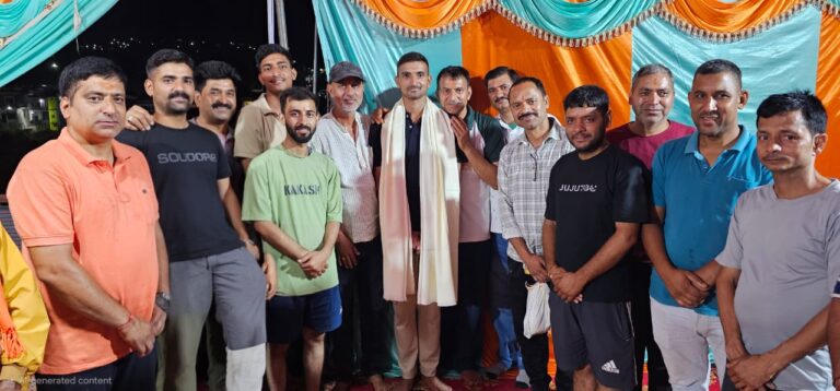 गरुड़ पहुंचे लेफ्टिनेंट लोकेश खोलिया का भव्य स्वागत, युवाओं को दिया सफलता का मंत्र