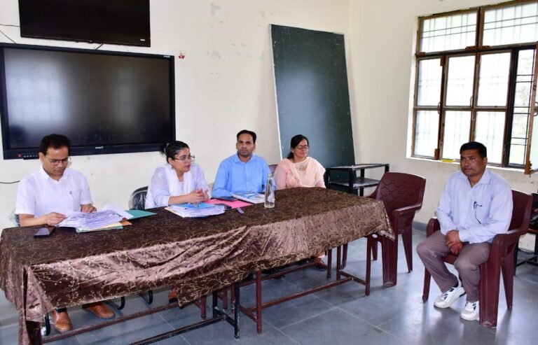 बाजीरोट बूथ पर SIR की सुनवाई का जिलाधिकारी ने लिया जायजा, स्कूल में खेल सुविधाओं के विस्तार के दिए निर्देश