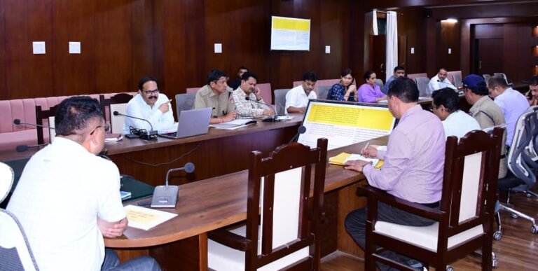 सड़क सुरक्षा को लेकर जिला हाईवे टास्क फोर्स की बैठक