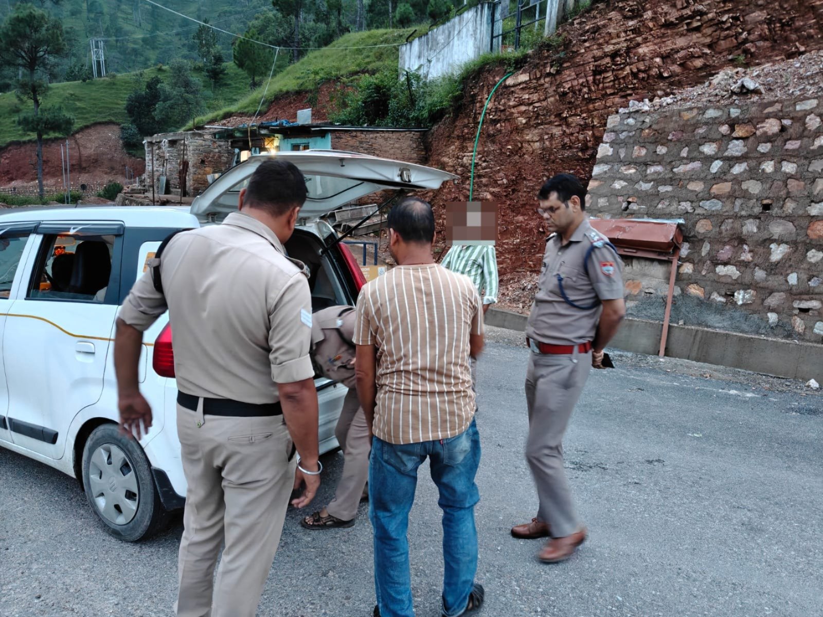 ऑपरेशन प्रहार के तहत यातायात नियमों का उल्लंघन करने वालों पर बागेश्वर पुलिस की कार्रवाई जारी