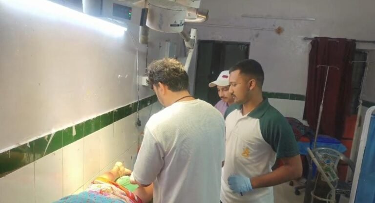 पाटली गांव में गुलदार का हमला, महिला घायल
