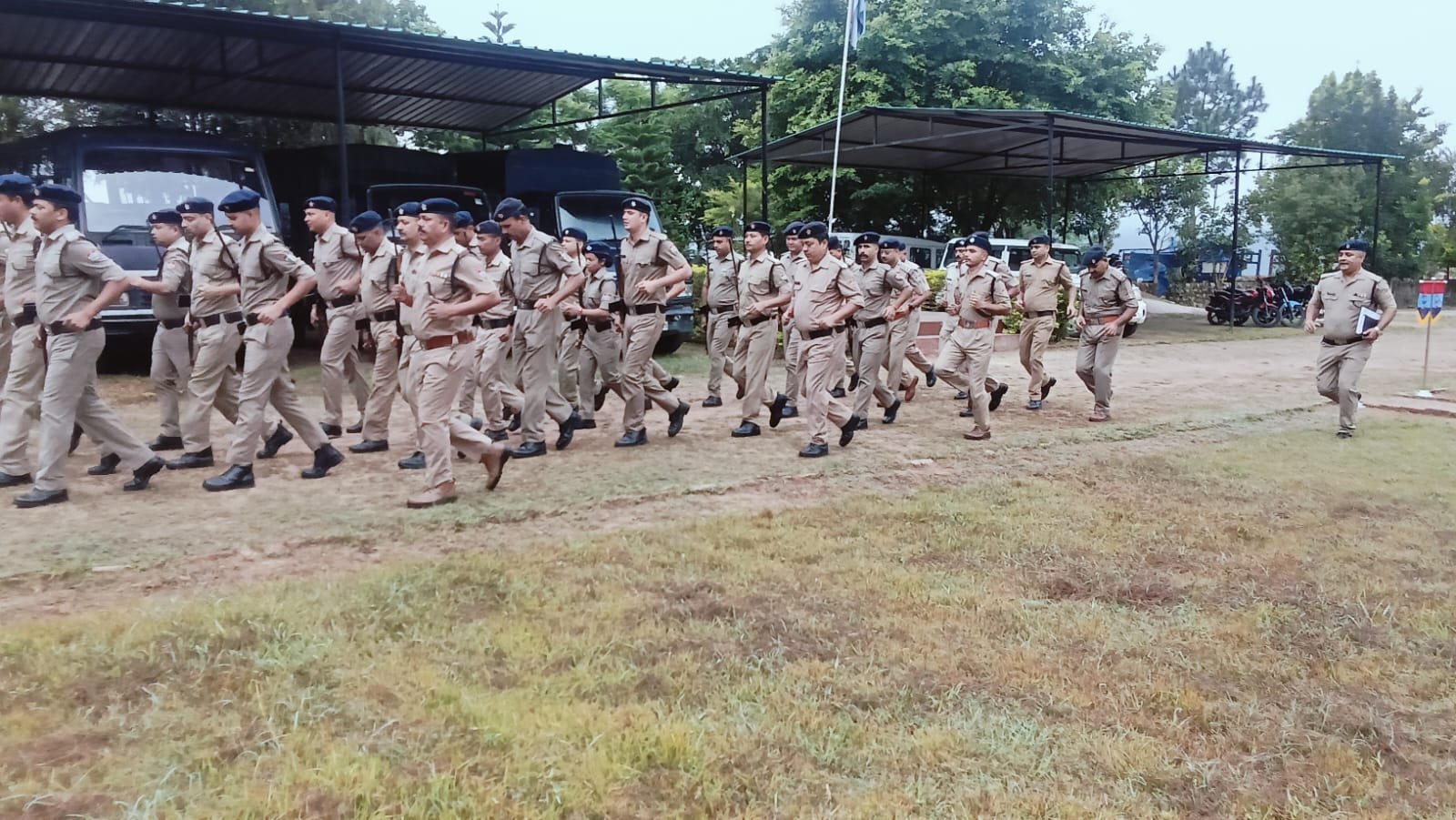 मालता पुलिस लाइन में मंगलवार की परेड, अनुशासन और शस्त्राभ्यास पर दिया जोर