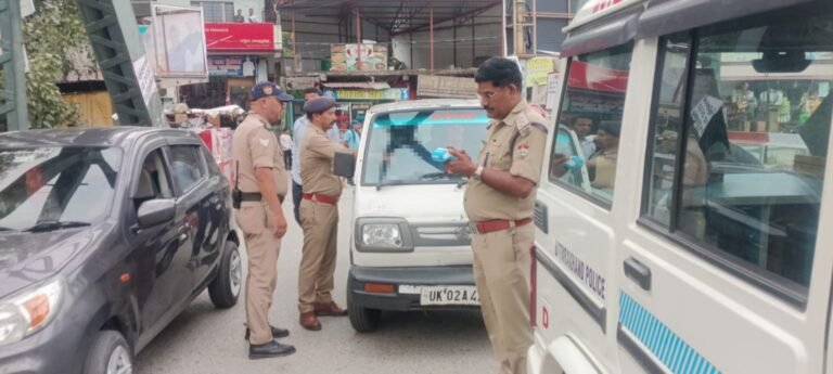 ऑपरेशन प्रहार के तहत बागेश्वर पुलिस की कार्रवाई, 35 वाहन चालकों के चालान, 4 व्यक्तियों पर भी कार्रवाई
