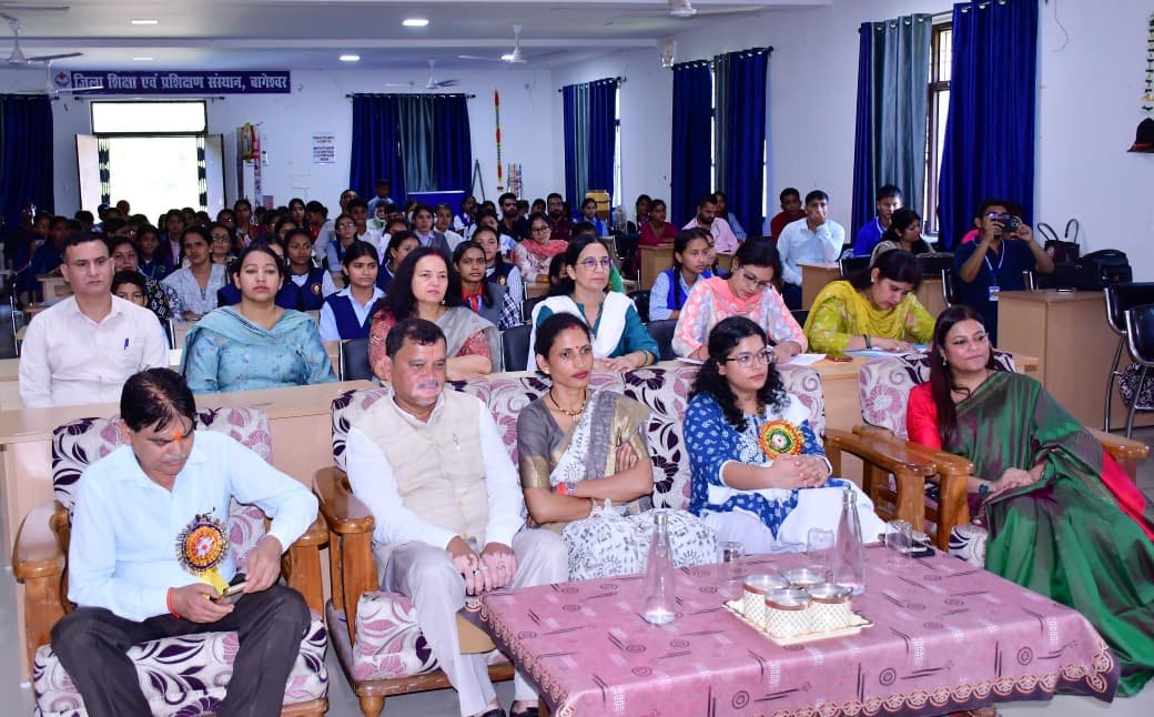 सेवा संकल्प अभियान में दिखी बच्चों की रचनात्मक प्रतिभा, आंगनबाड़ी केंद्रों में ‘आंगन का मिलन’ कार्यक्रम