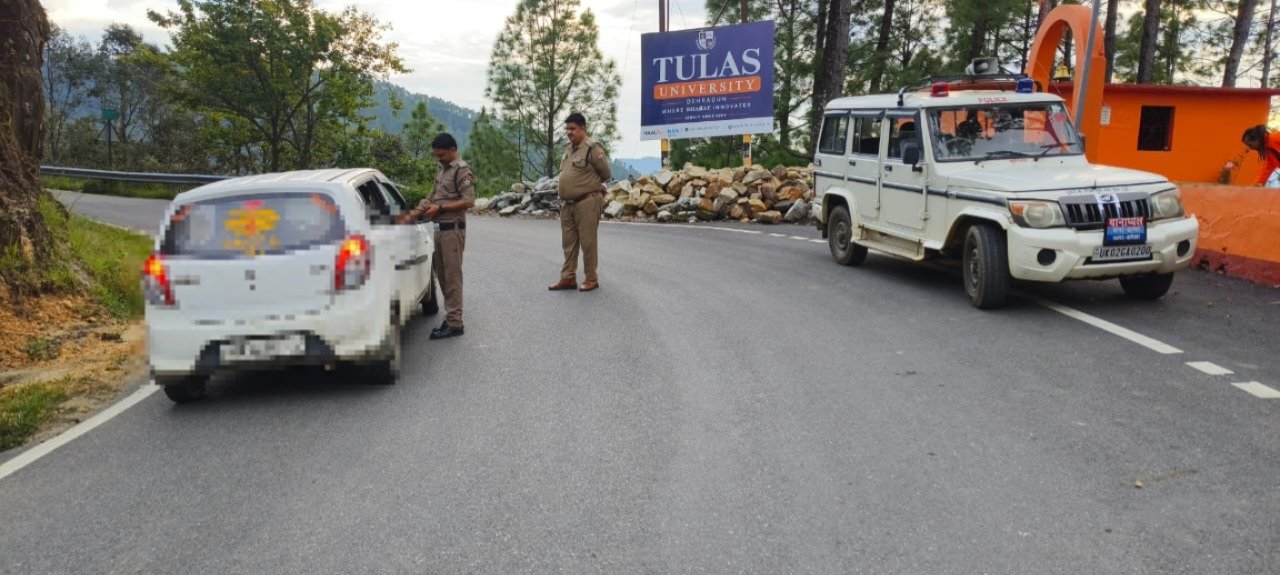 ऑपरेशन प्रहार: स्कूली वाहनों की सुरक्षा पर बागेश्वर पुलिस सख्त, 32 वाहन चालकों पर कार्रवाई