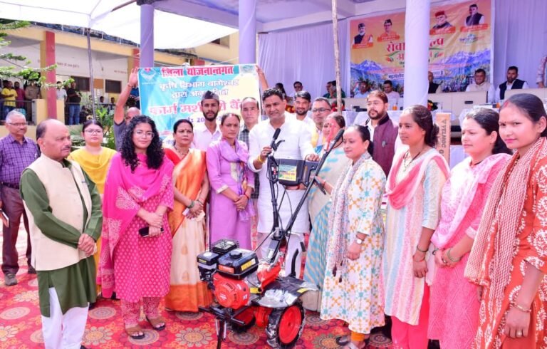 रवाईखाल में सजा जनसेवा का मंच, 246 ग्रामीणों ने लिया योजनाओं का लाभ