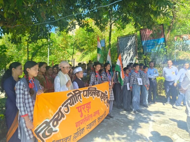 साइबर ठगी से बचाव के गुर सीखेंगे छात्र, बैजनाथ पुलिस ने गौरा शक्ति और साइबर सुरक्षा की दी जानकारी