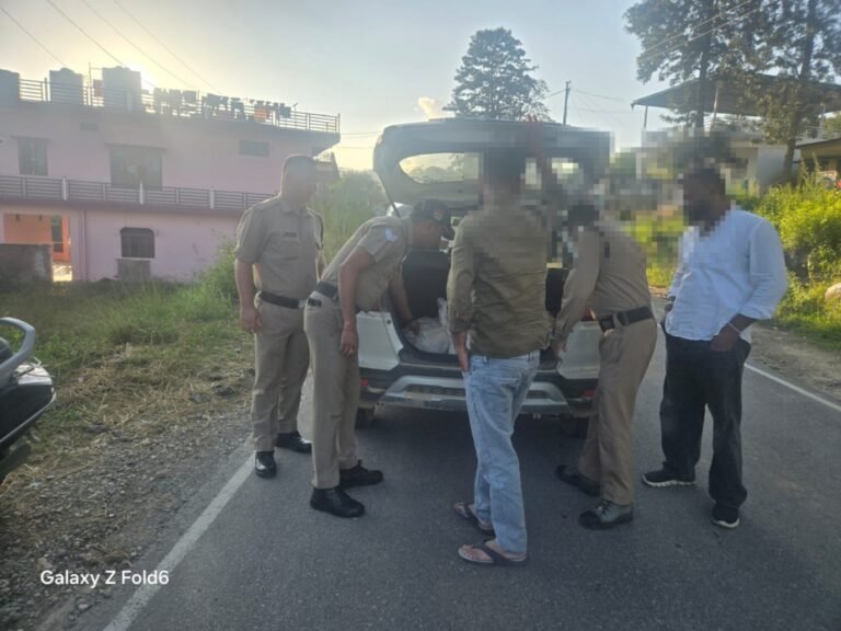 ऑपरेशन प्रहार: बागेश्वर में 36 वाहन चालकों पर कार्रवाई, 3 वाहन सीज; सत्यापन में लापरवाही पर मकान मालिकों के चालान