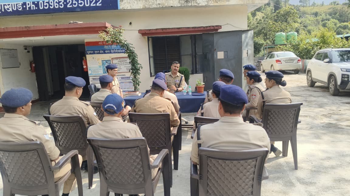 कपकोट सीओ राजेश साह का झिरौली थाने में औचक निरीक्षण, आगामी विधानसभा चुनाव को लेकर सतर्कता बढ़ाने के निर्देश