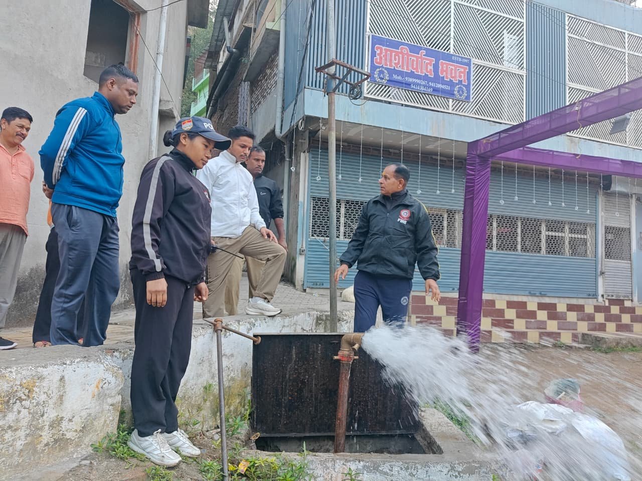 त्योहारों से पहले बागेश्वर फायर सर्विस अलर्ट, नगर के सभी फायर हाइड्रेंट्स की हुई लाइव टेस्टिंग