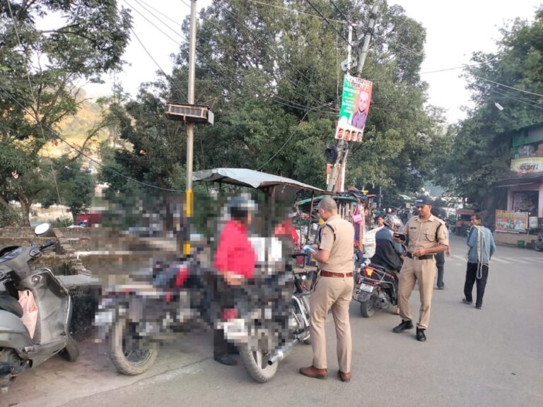 ऑपरेशन प्रहार: बागेश्वर में 46 वाहन चालकों पर कार्रवाई, 11 लोगों के पुलिस एक्ट में चालान