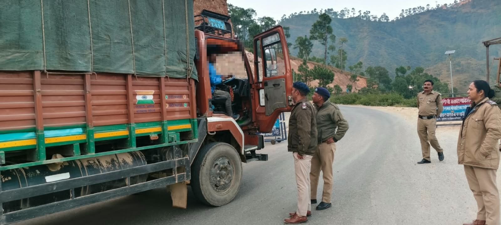 ऑपरेशन प्रहार: बागेश्वर में 41 वाहन चालकों पर कार्रवाई, ओवरलोडिंग के 2 मामलों में लाइसेंस निरस्तीकरण की प्रक्रिया
