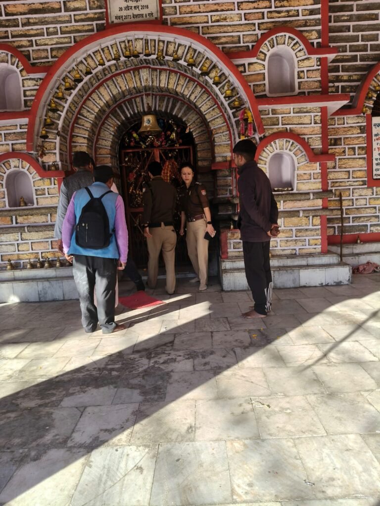 स्याकोट मेले को लेकर काण्डा पुलिस अलर्ट, मंदिर समिति के साथ बैठक कर सुरक्षा व्यवस्थाओं का लिया जायजा